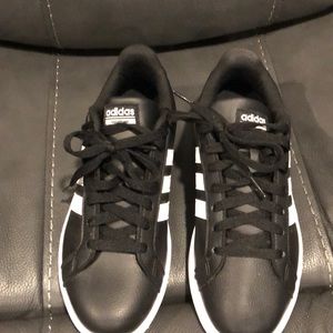 Gently Worn Adidas Cloud Foam Sz 8.5